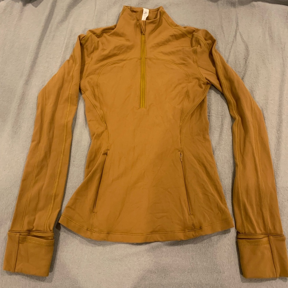 LULULEMON HALF ZIP